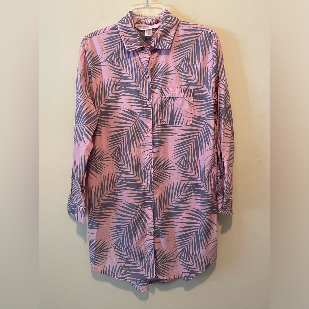 Victoria Secret Pink and Gray Leaf Print Long Sleeve Pajama/Lounge Set. Sz XS/S.